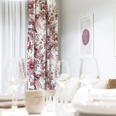 טריקלה Quattro Luxury Apartments מראה חיצוני תמונה