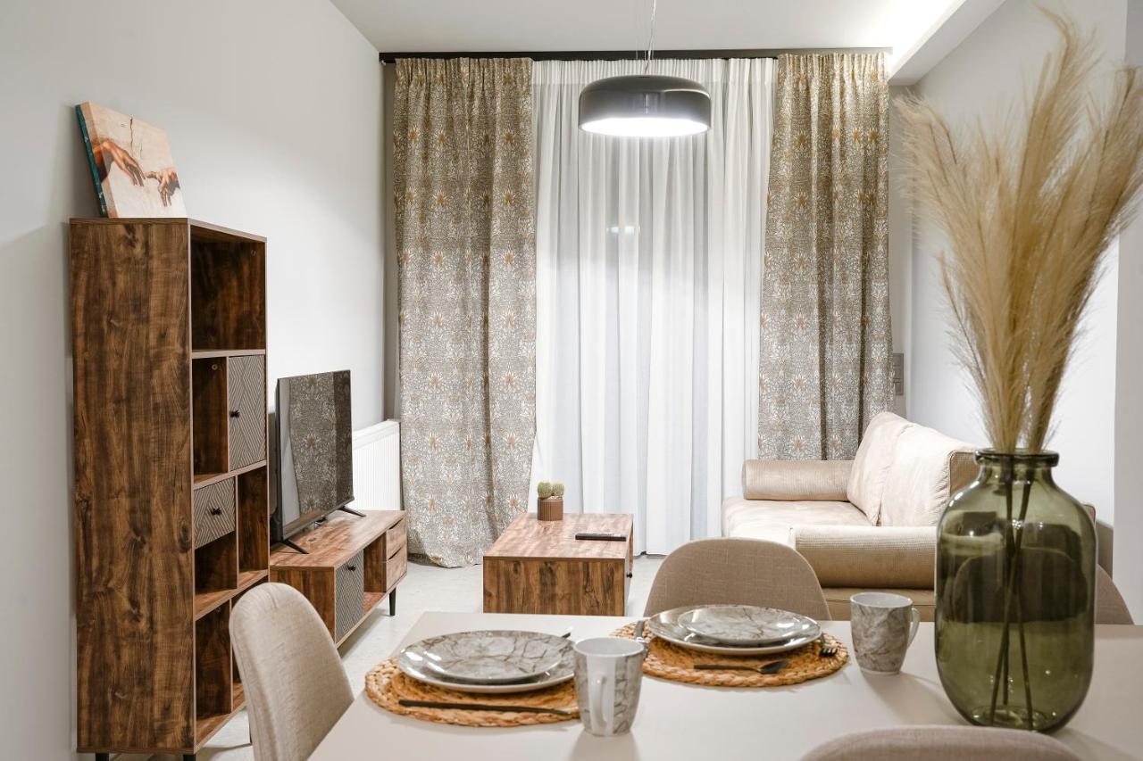 טריקלה Quattro Luxury Apartments מראה חיצוני תמונה