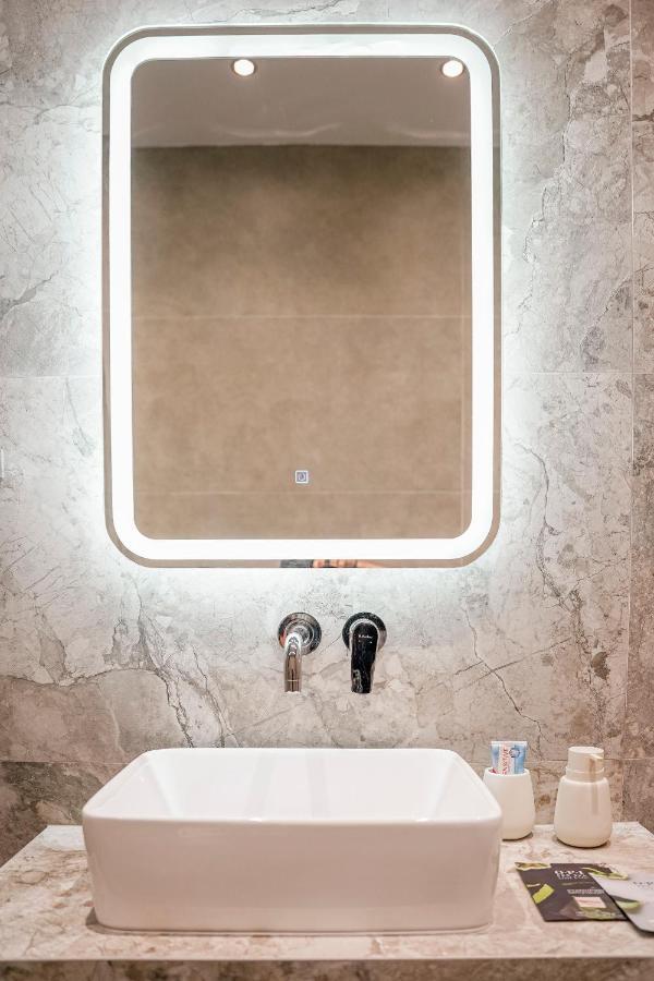 טריקלה Quattro Luxury Apartments מראה חיצוני תמונה