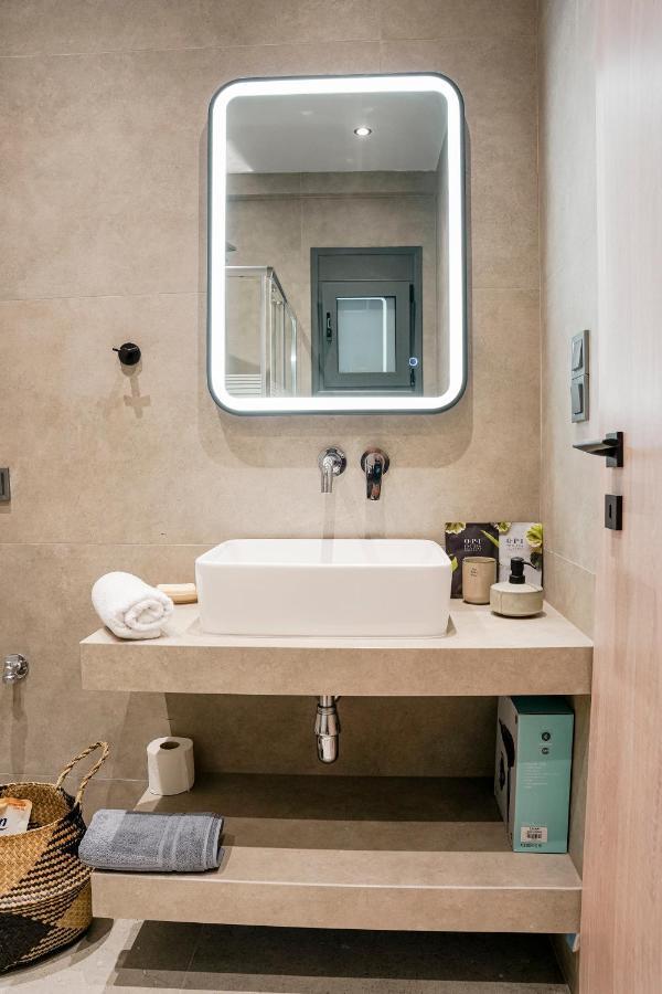 טריקלה Quattro Luxury Apartments מראה חיצוני תמונה